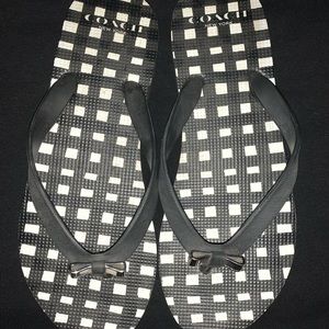 COACH FLIP FLOPS